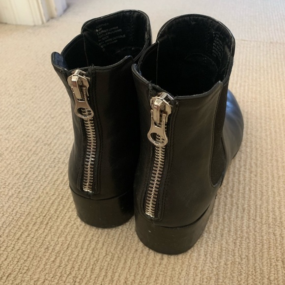 Black Steve Madden booties! - Picture 2 of 4